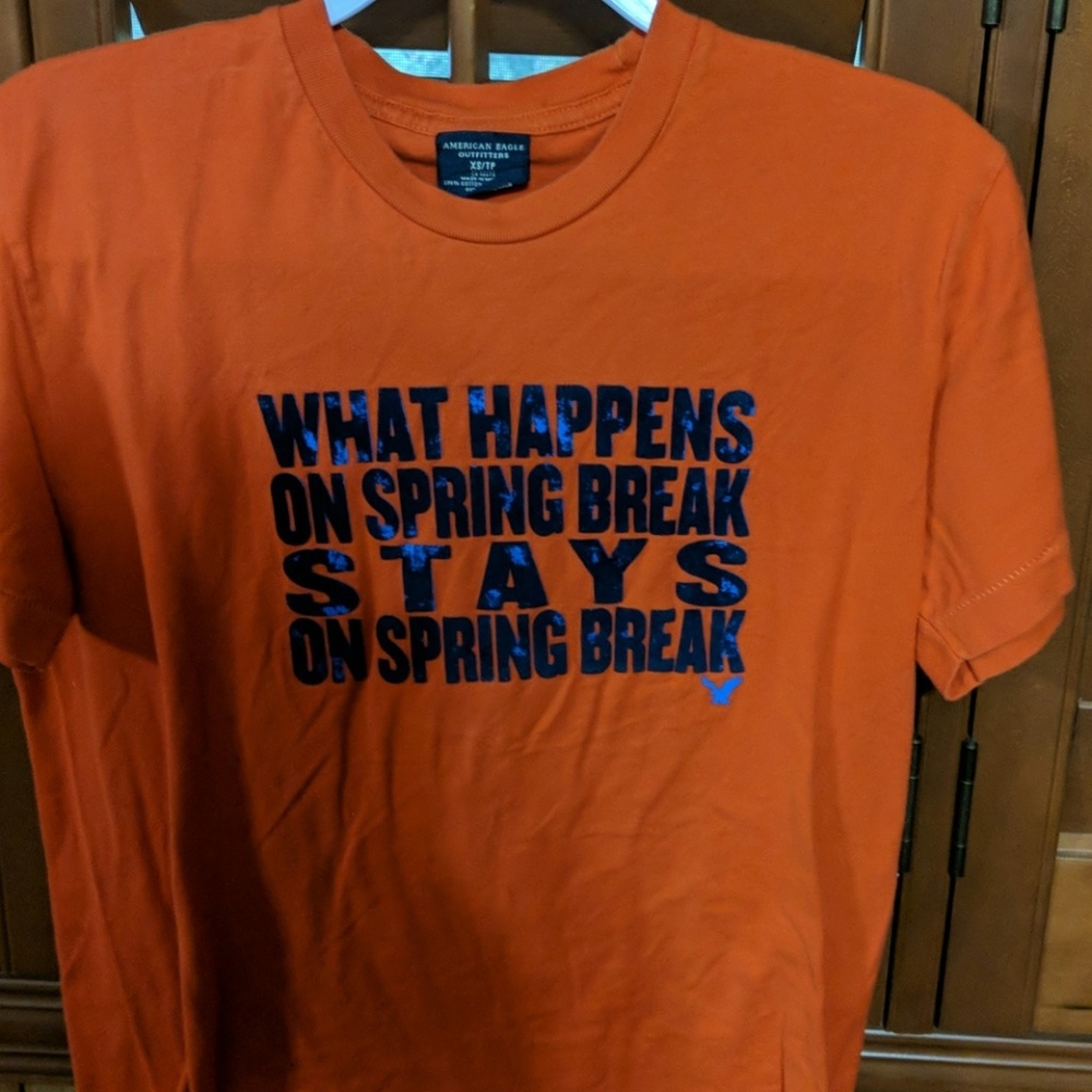 American Eagle XS men's graphic tee